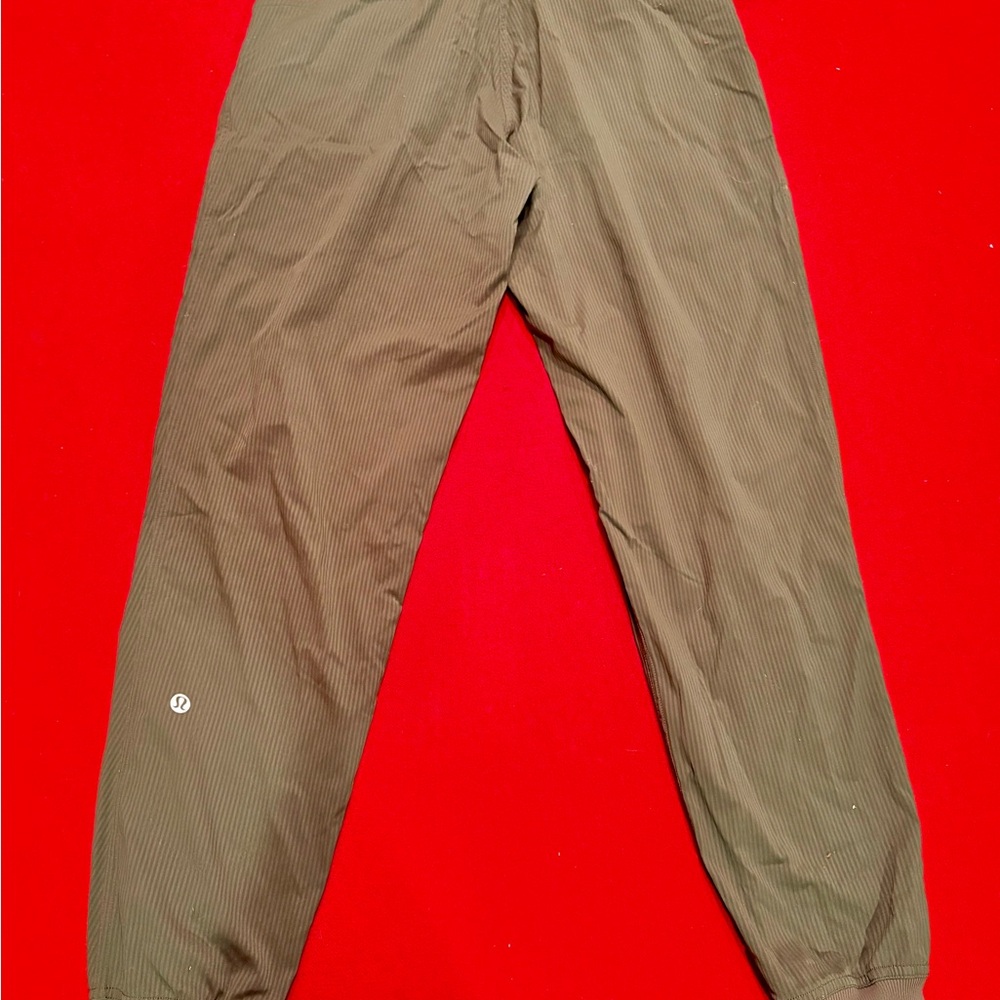 Lulu Lemon Ladies Olive Green Pants Size 4